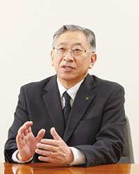Group General Manager of Ceramics & Materials Group Hiroshi Yorita
