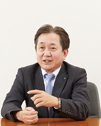Group General Manager of Industrial Products Group Akira Higashiyama
