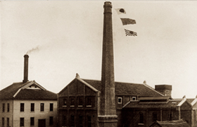 1904年（明治37年）創立当時の本社工場