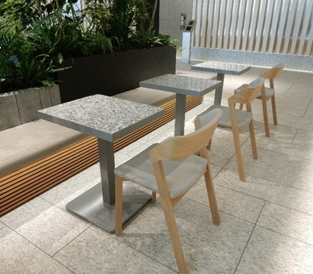 テラゾを使用して製作したテーブル